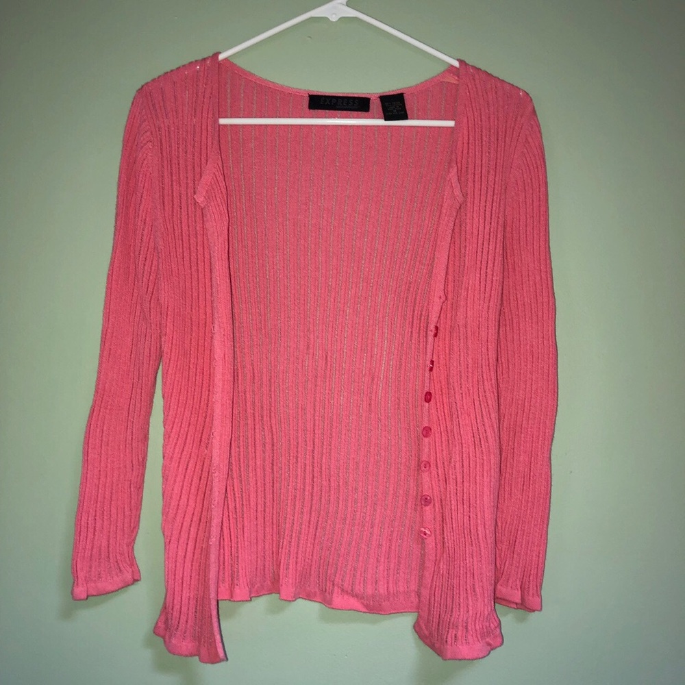 Pink buttoned cardigan🌺